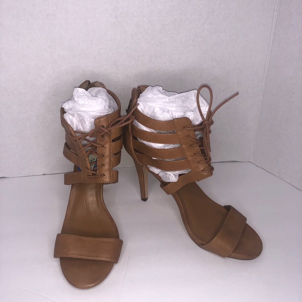 Report Signature Tan Sandals Sz 8.5